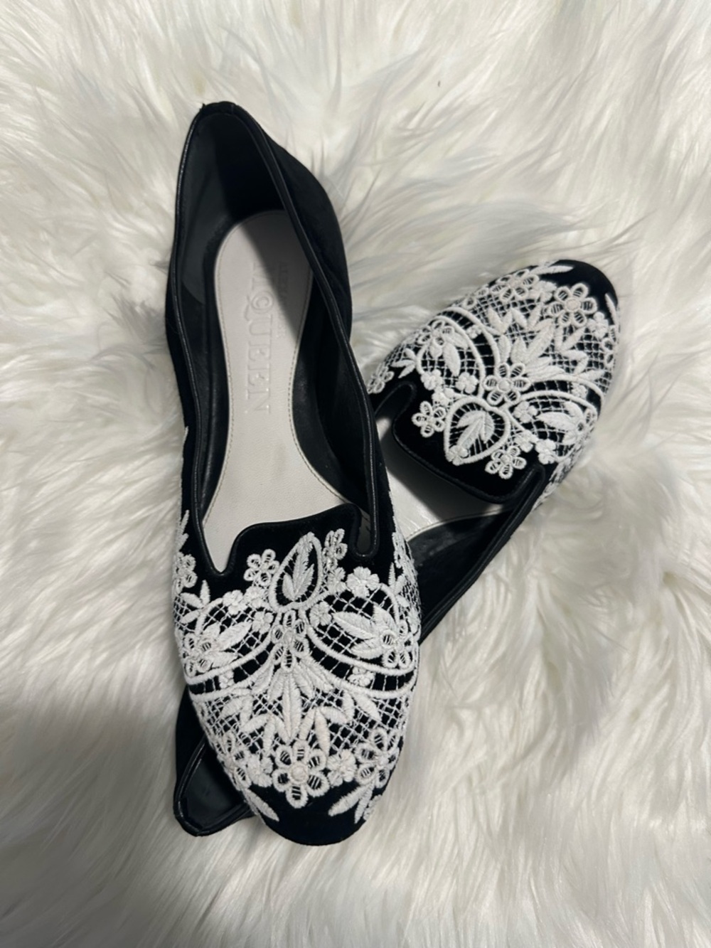 Alexander McQueen Black Suede Lace-Embroidered Pointed Flats sz 36 - Picture 5 of 7